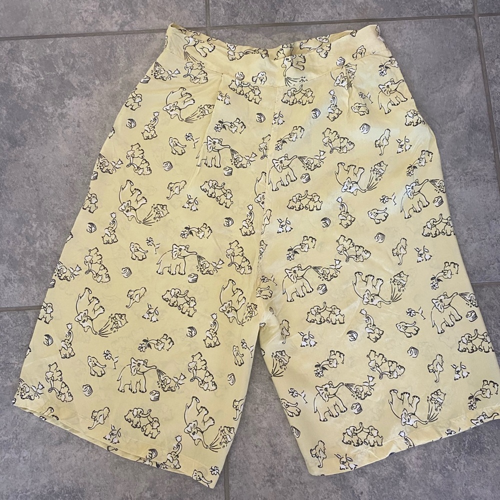 Vintage high waist acetate yellow shorts with elephant novelty print